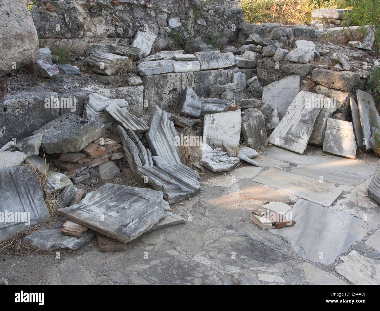 Ruinen des sportlichen Bereich der antiken Samos Griechenland, einer der vielen Sehenswürdigkeiten in der Nähe von Pythagorio, archäologischen Puzzle-Teile Stockfoto