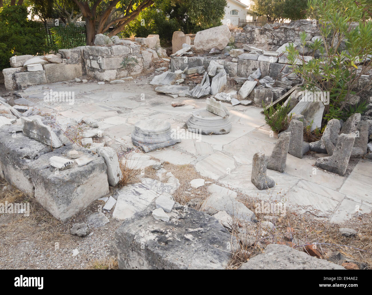 Ruinen des sportlichen Bereich der antiken Samos Griechenland Sehenswürdigkeiten eines der vielen in der Nähe von Pythagorio, Wände Boden und Spalte Teile Stockfoto