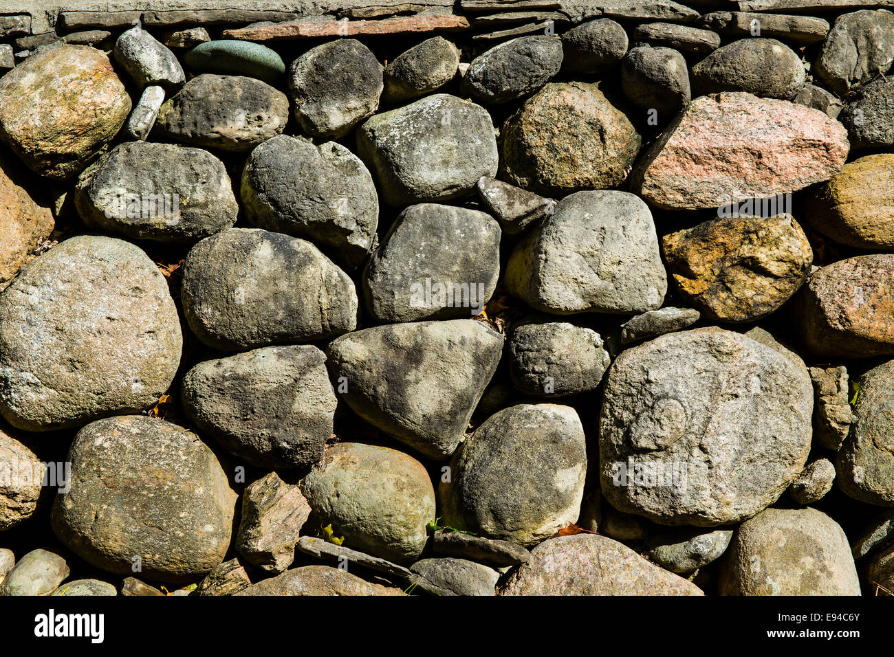 Nahaufnahme von Mauer aus Felsen Stockfoto