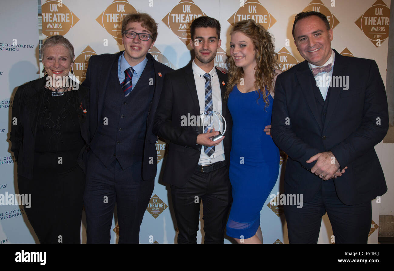 UK Theatre Awards 2014, beste Musical-Produktion, Messing, gegossen und kreativen Stockfoto