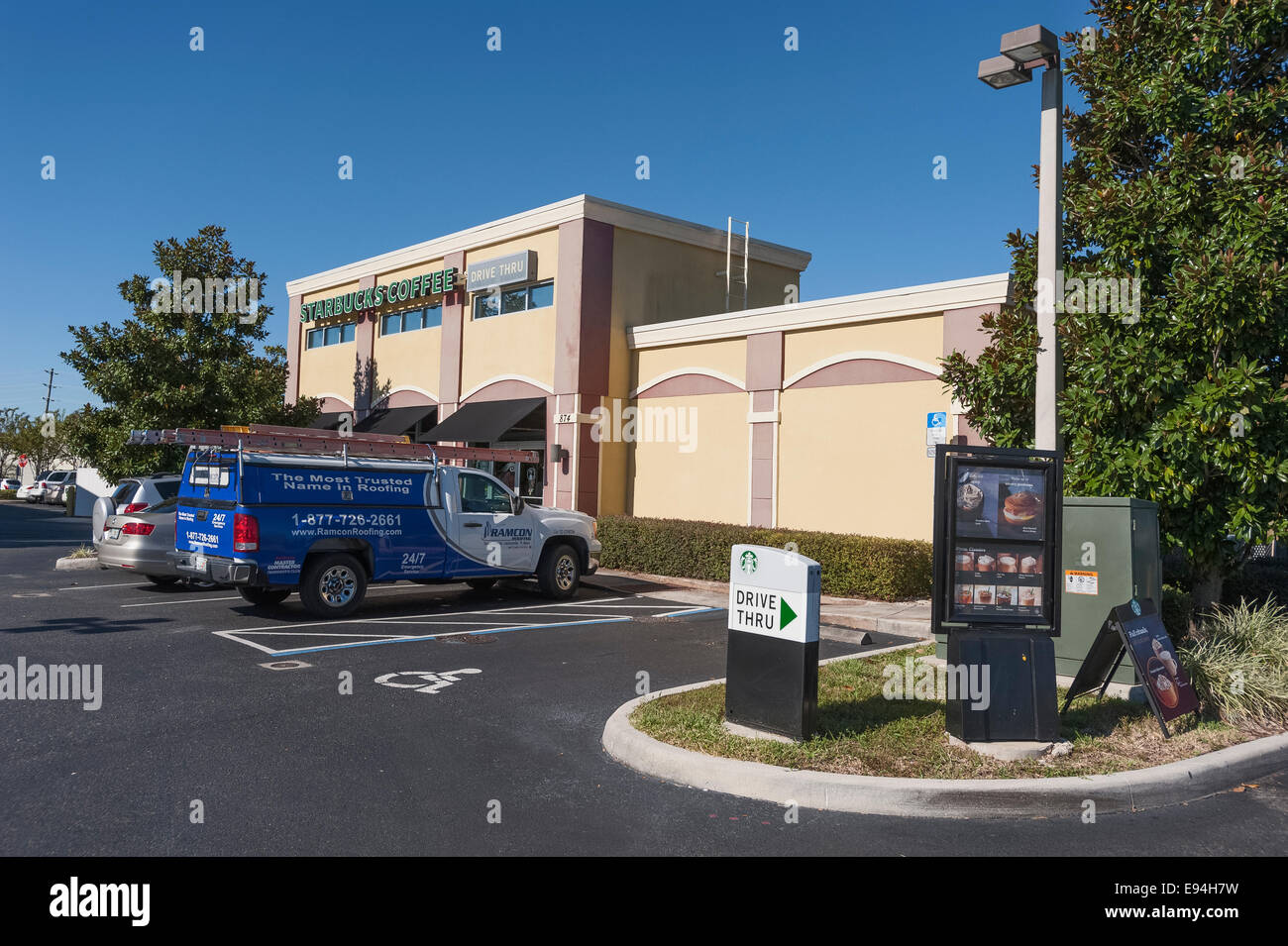 Starbucks-Kaffee-Fahrt durch Lady Lake Florida USA Stockfoto