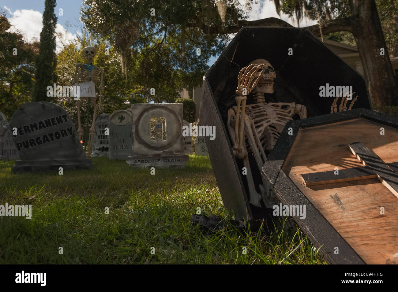 Halloween Garten Deko anzeigen in einem Privathaus in Zentral-Florida-USA Stockfoto