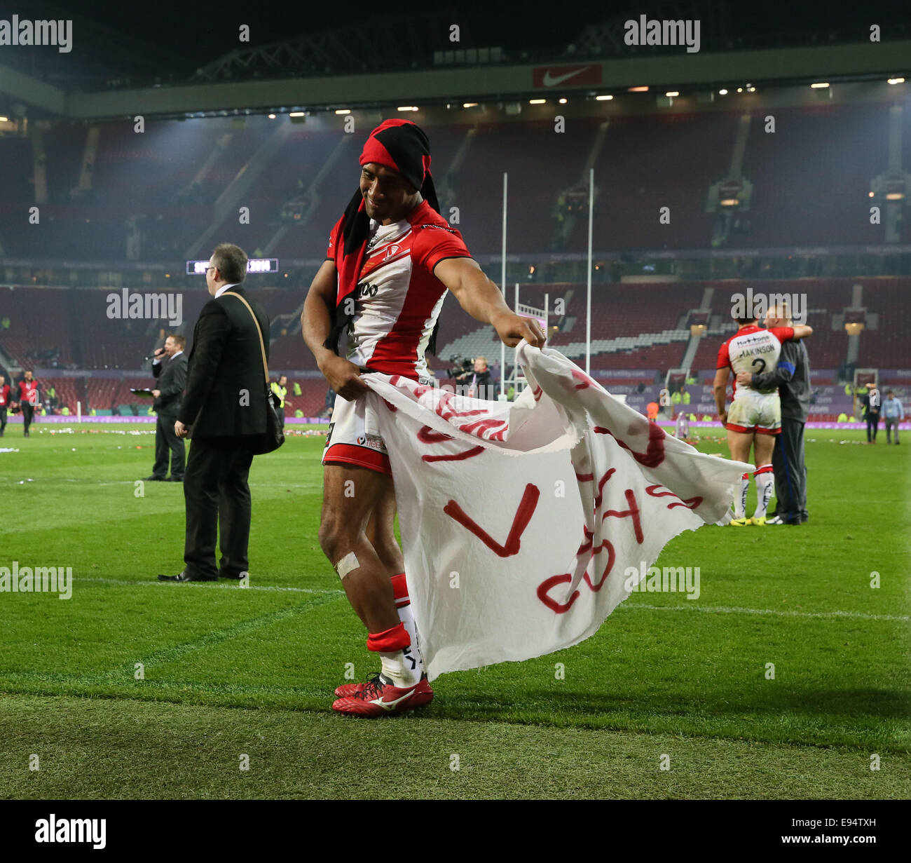 Manchester, UK. 11. Oktober 2014. St Helens Sia Soliola feiert-erste Dienstprogramm Super League Grand Final - St Helens V Wigan Warriors - Stadion Old Trafford - Manchester - England 11. Oktober 2014 - © Paul Currie/Sportimage/Csm/Alamy Live News Stockfoto