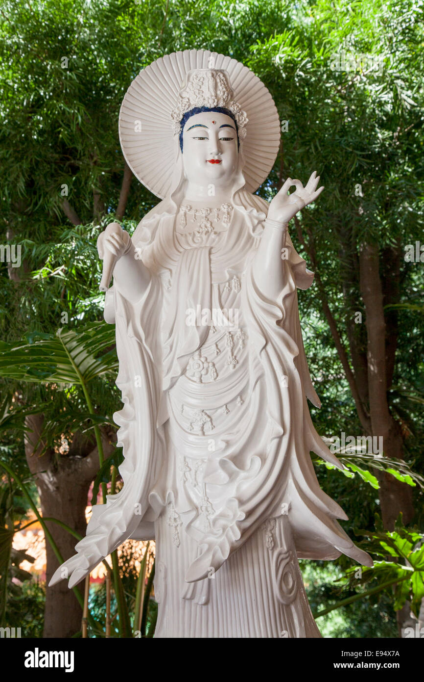 Avalokiteshvara (Guanyin) Buddha-Statue, Hsi Lai-Tempel; Hacienda Höhe; Kalifornien; USA; Stockfoto