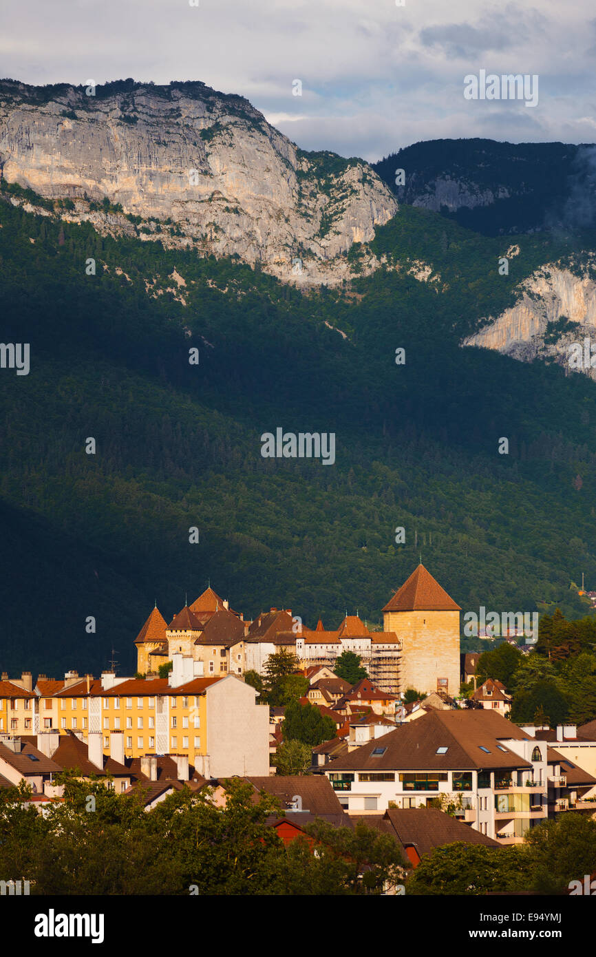 Annecy alte Stadt Bergen Ferne Stockfoto