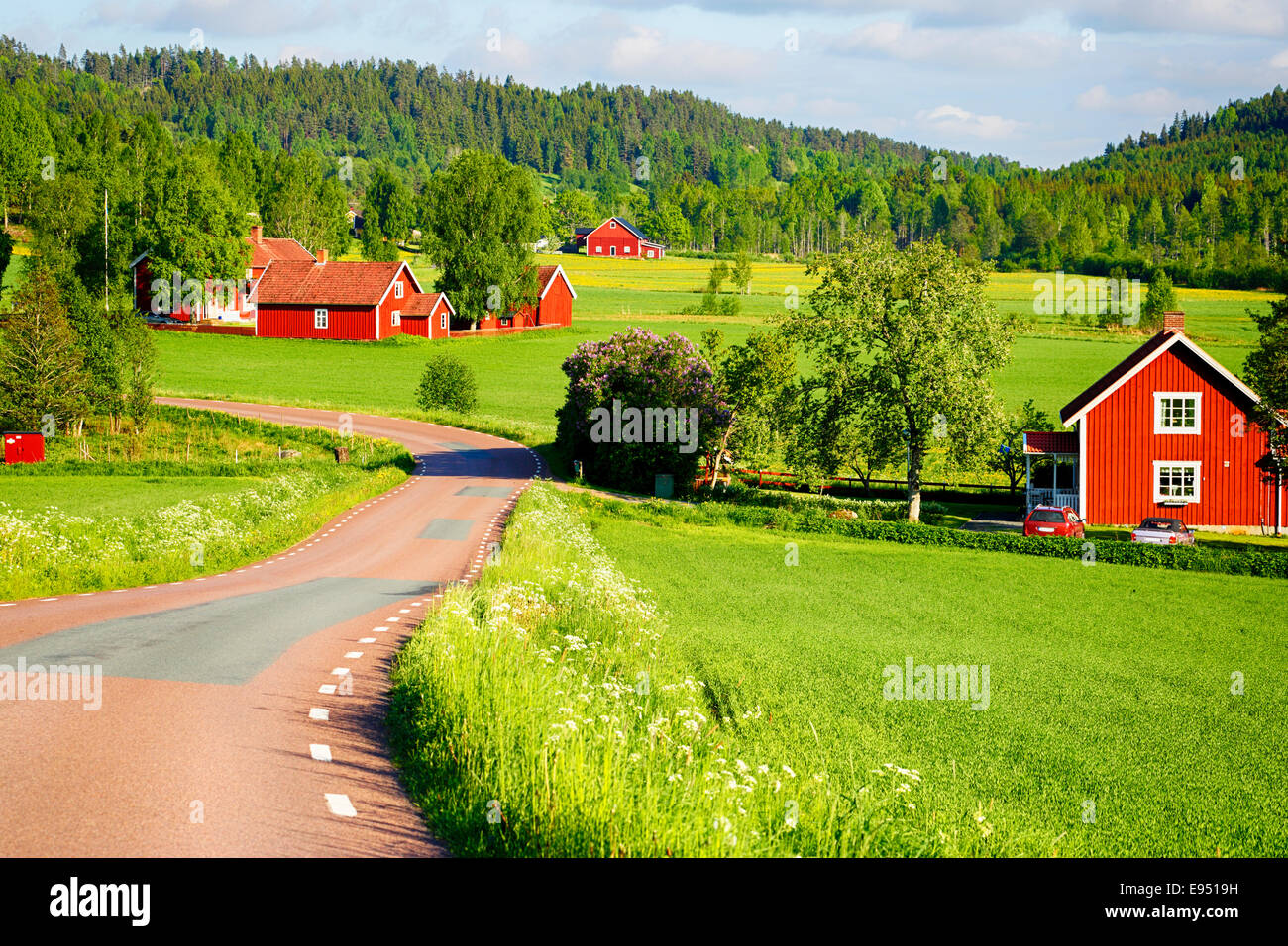 alte rote Höfe in einer ländlichen Landschaft Stockfoto