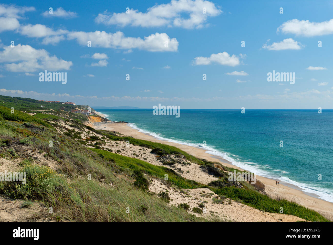 Portugal, typische Costa da Prata unberührter Strand zwischen São Pedro de Moel und Nazaré Stockfoto