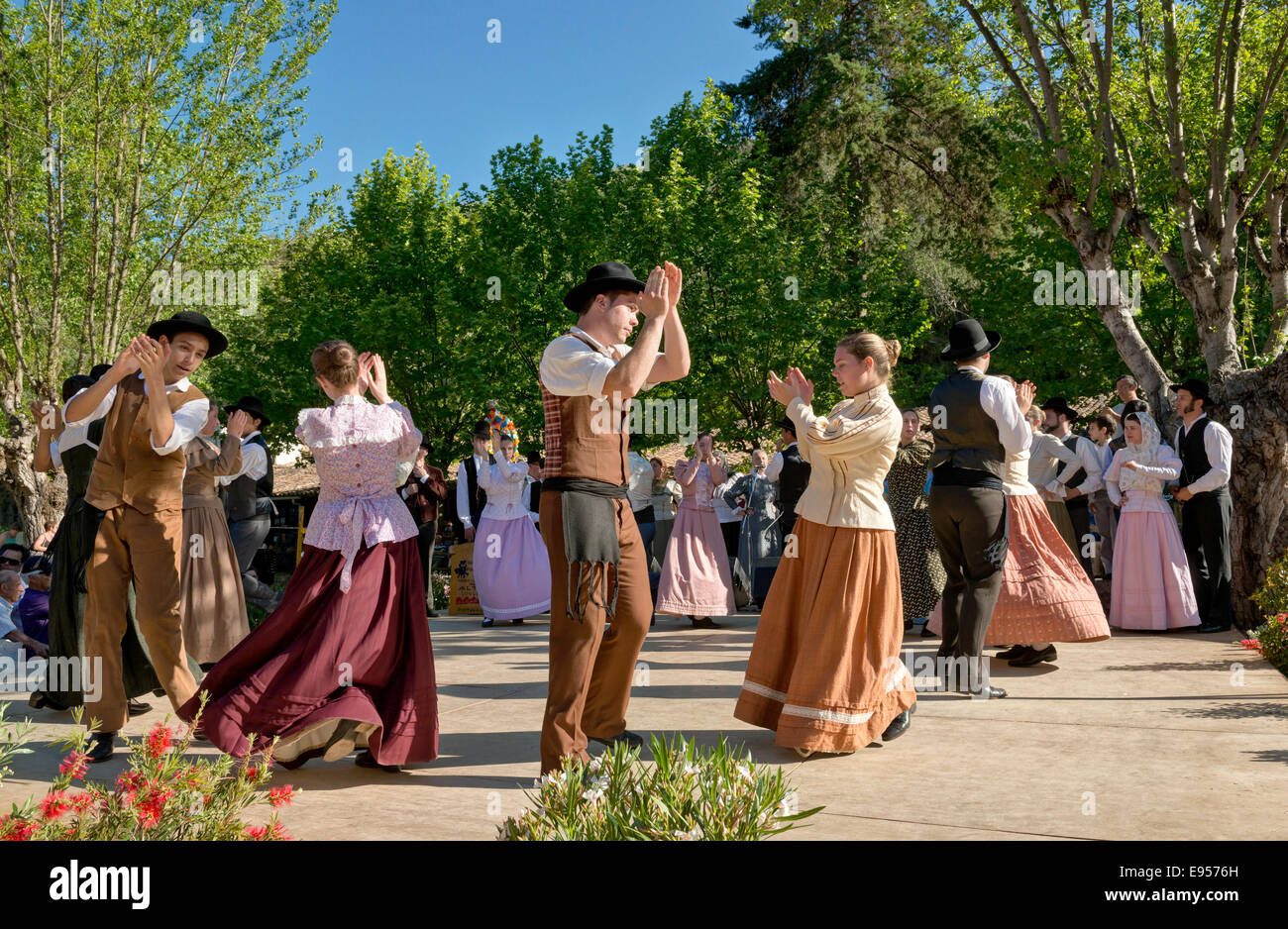 Portugal; die Algarve-Truppe Alte Folk Festival, mit dem alten tanzen tanzen Stockfoto