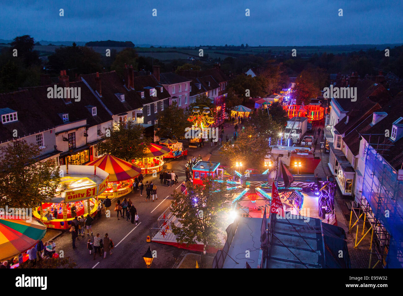 Traditionelle Oktober Michaeli fair auf der Broad Street in den Markt Stadt Alresford, Hampshire, England, Vereinigtes Königreich. Stockfoto