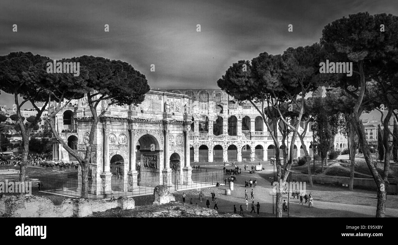 Blick auf das Kolosseum Amphitheater in Rom Stockfoto