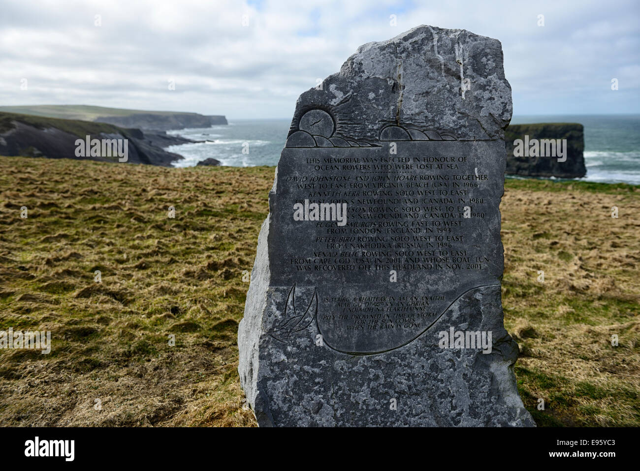 Ruderer Memorial Kilkee Ozeanküste verloren auf See erinnern mahnendes Beispiel dafür Tod Verlust Denkmal Loop Head Peninsula marker Stockfoto