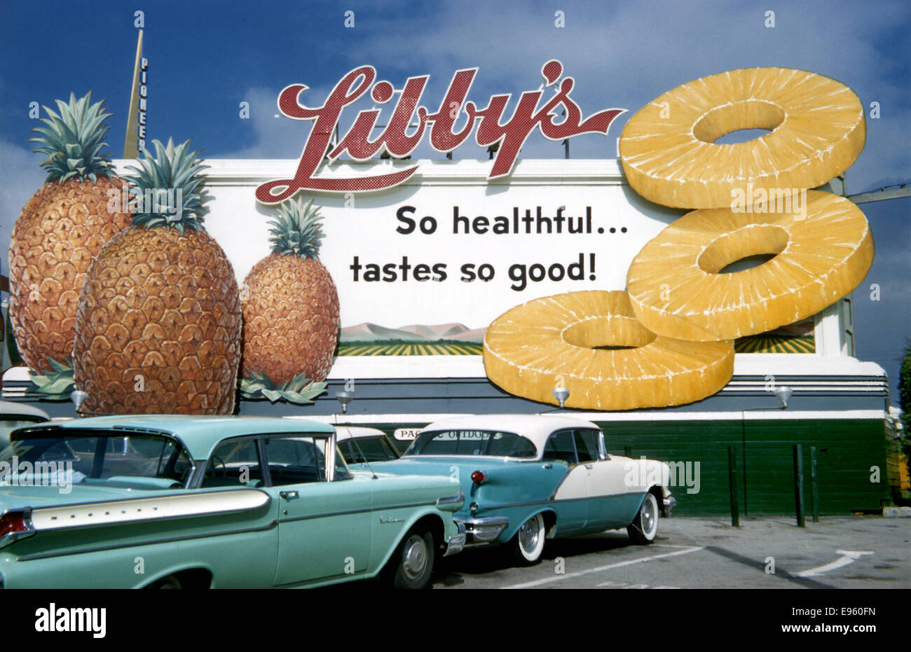 Billboard Förderung Libbys Konserven Ananas ca. 1957 Stockfoto