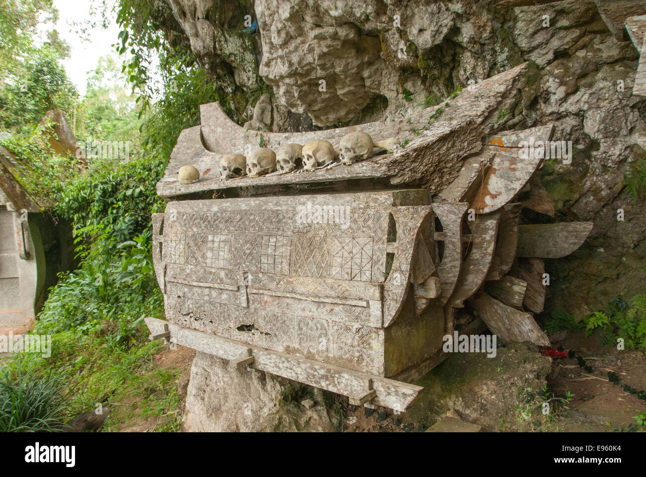 hängende Gräber von Kete Kesu in Tanah Toraja auf Sulawesi in Indonesien Stockfoto