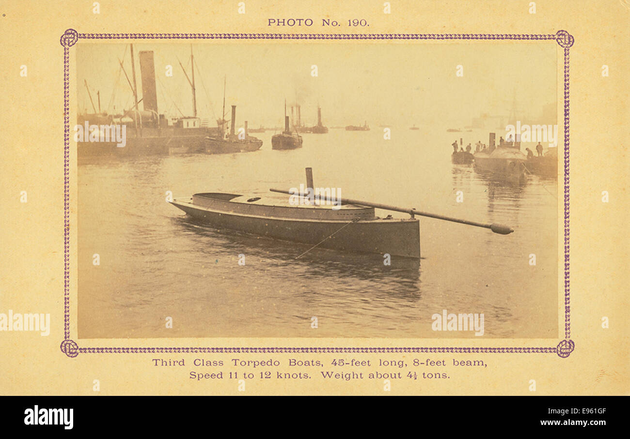 Dieses Bild zeigt wahrscheinlich Torpedoboote dritter Klasse, die für die Seekriegsführung konzipiert sind und sich auf schnelle, torpedoabsetzende Schiffe konzentrieren. Auf dem Foto können ihre Konstruktions- oder Betriebsfähigkeiten dargestellt werden. Stockfoto