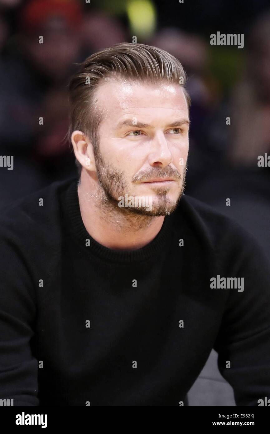 Staples Center, Los Angeles, Kalifornien, USA. 19. Oktober 2014. David Beckham und Kinder besuchen die Lakers Basketballspielen gegen die Utah Jazz. Das Spiel endete in einem Score von Lakers 98, Jazz-91. © Aktion Plus Sport/Alamy Live-Nachrichten Stockfoto