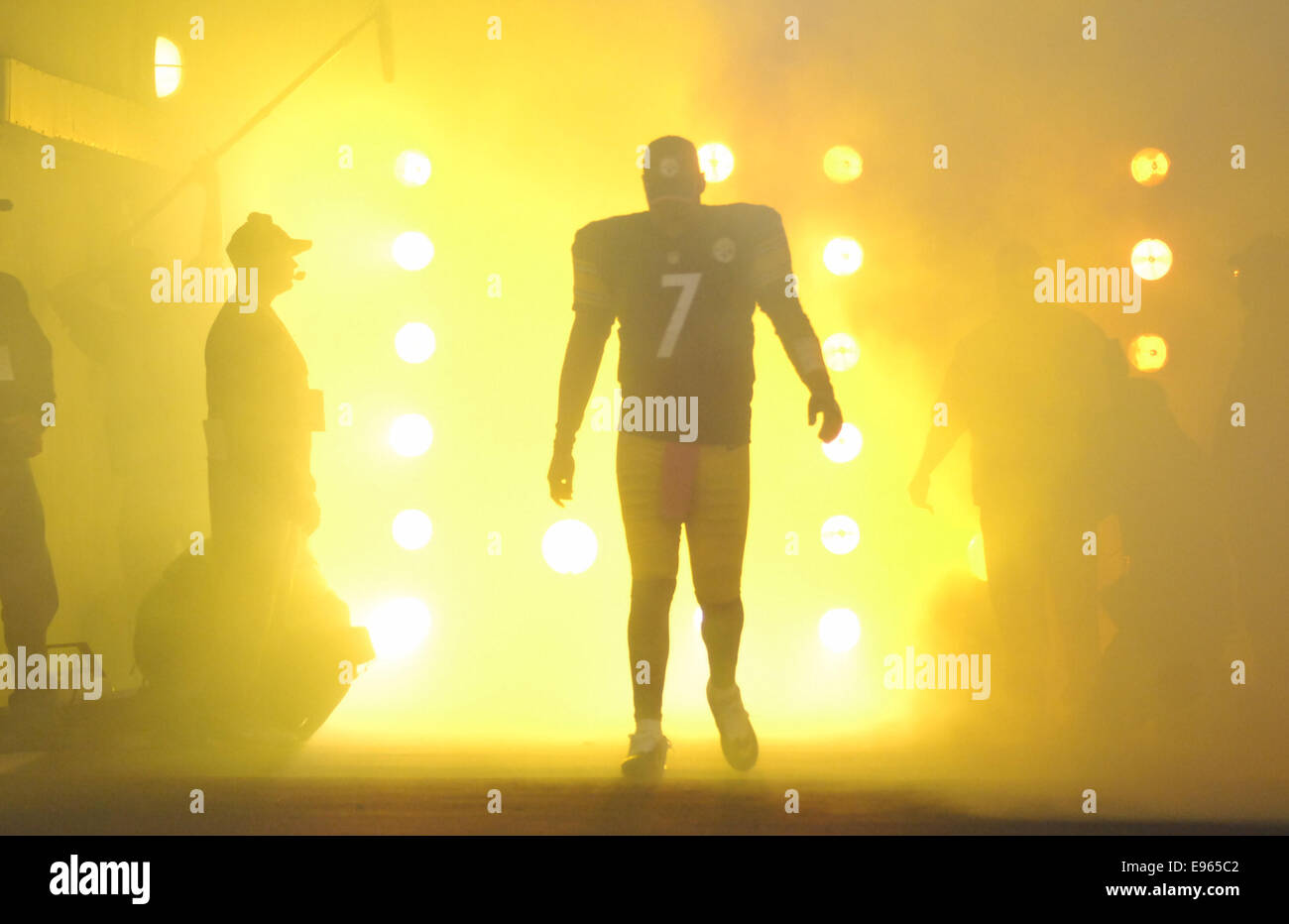 Pittsburgh, USA. 20. Oktober 2014. Ben Roethlisberger #7 während der Pittsburgh Steelers Vs Houston Texans Spiel in Pittsburgh, PA Bildnachweis: Cal Sport Media/Alamy Live-Nachrichten Stockfoto