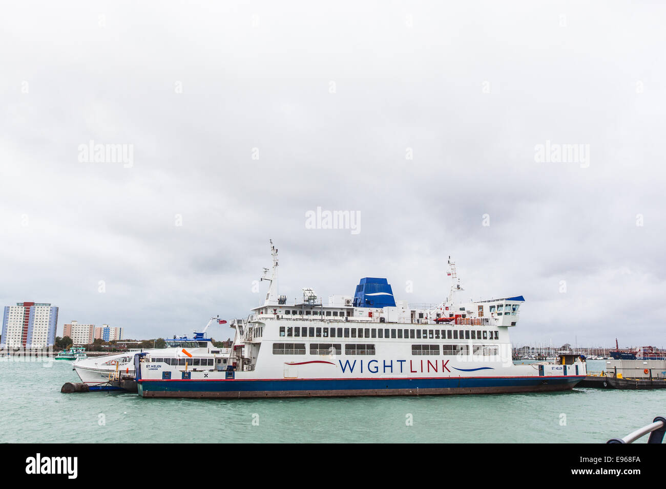 Isle Of Wight Wightlink Autofähre, Portsmouth, Hampshire, England. Stockfoto