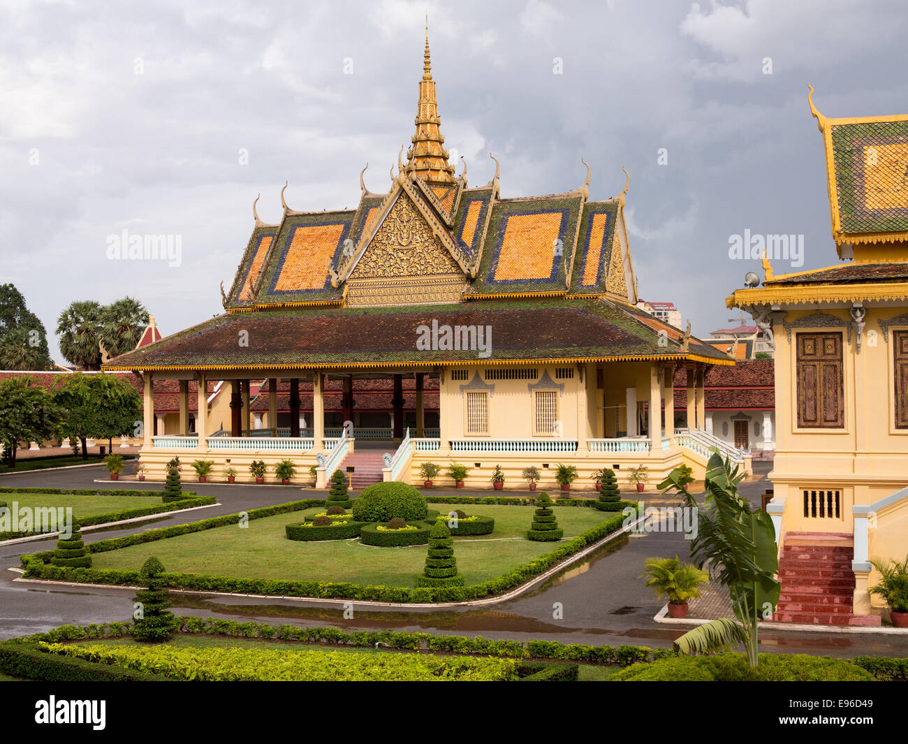 Reich verzierte Gebäude im Königspalast Kambodscha Stockfoto