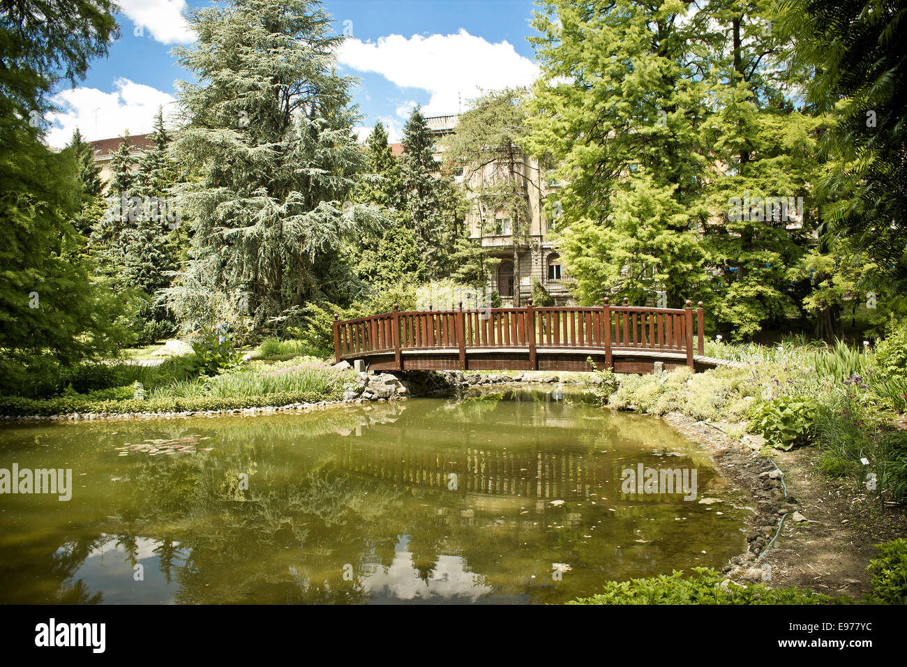 ZagrebBotanischer GartenSee und Brücke Stockfotografie Alamy
