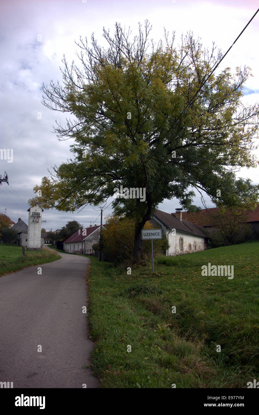 Verschiedene Ansichten des Cernivsko (100 km von Prag auf Zug) – typisch für südliche böhmische Dörfer; hauptsächlich auf die Landwirtschaft Stockfoto