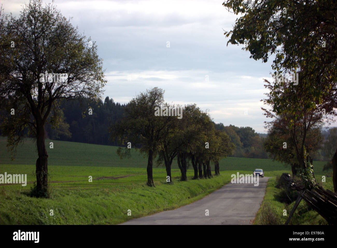 Verschiedene Ansichten des Cernivsko (100 km von Prag auf Zug) – typisch für südliche böhmische Dörfer; hauptsächlich auf die Landwirtschaft Stockfoto