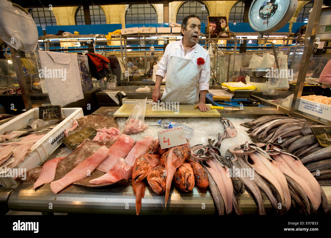 Fischhändler auf dem Markt in Jerez De La Frontera Stockfoto