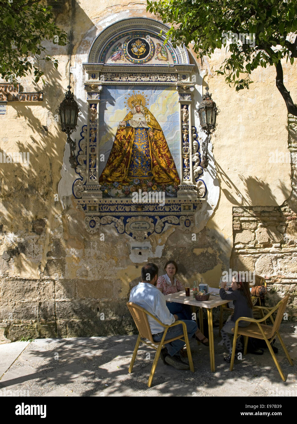 Außen-Café in der alten Stadt Jerez De La Frontera Stockfoto