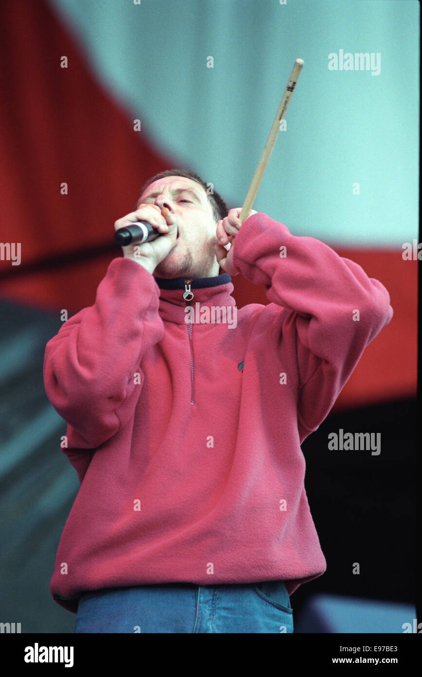 Shaun Ryder und Blackgrape im Konzert am Loch Lomond, Schottland, im Jahr 1996. Stockfoto