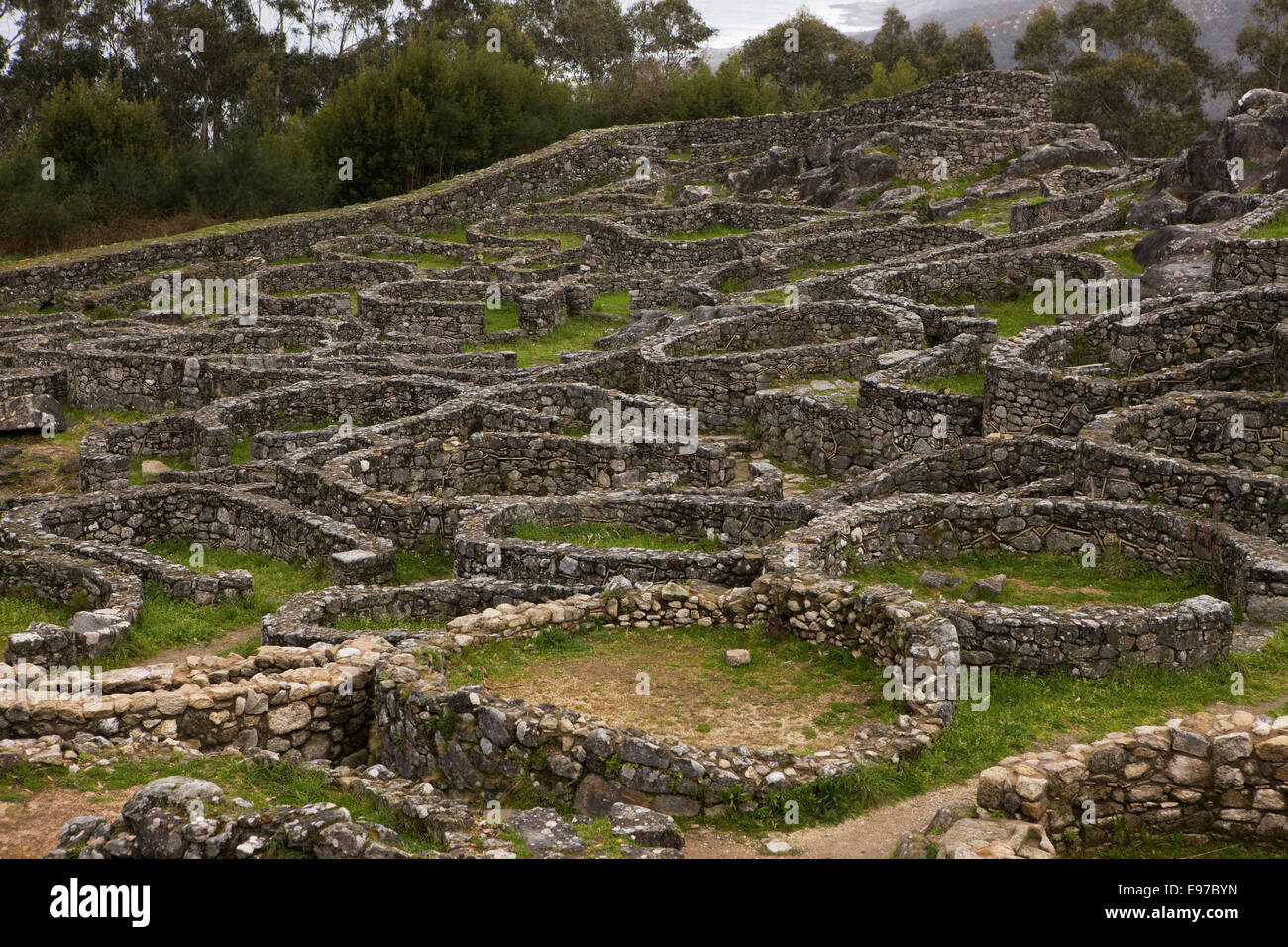 Steinzeit-Dorf außerhalb von A Guardia in Galicien, Spanien Stockfoto