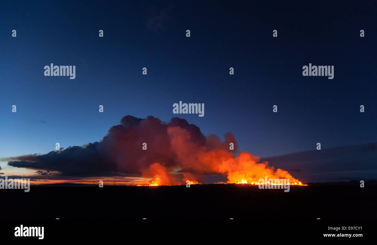 Morgendämmerung über Holuraun Ausbruch Stockfoto