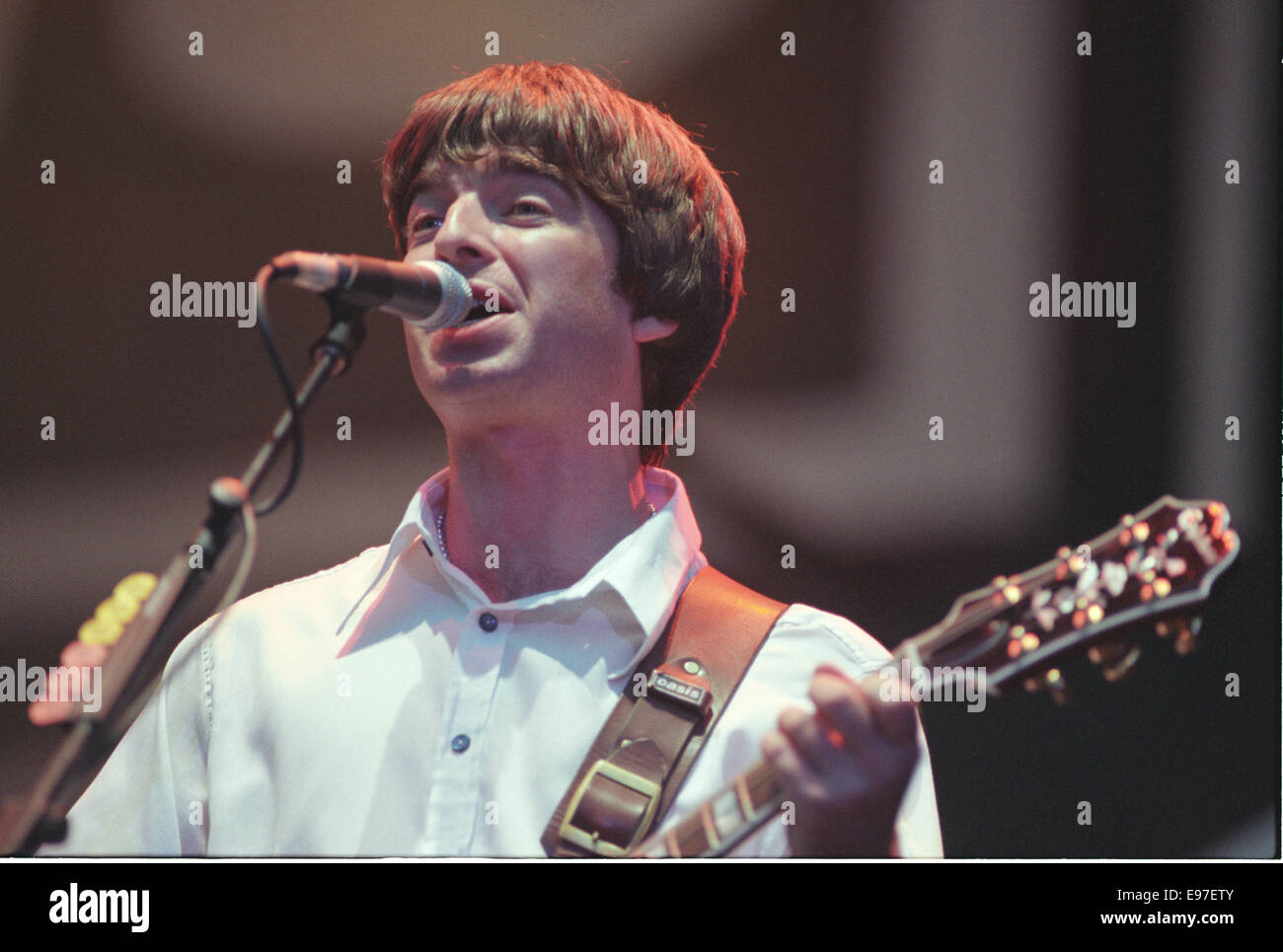 Noel Gallagher / Oase im Konzert am Loch Lomond, Schottland, im Jahr 1996. Stockfoto