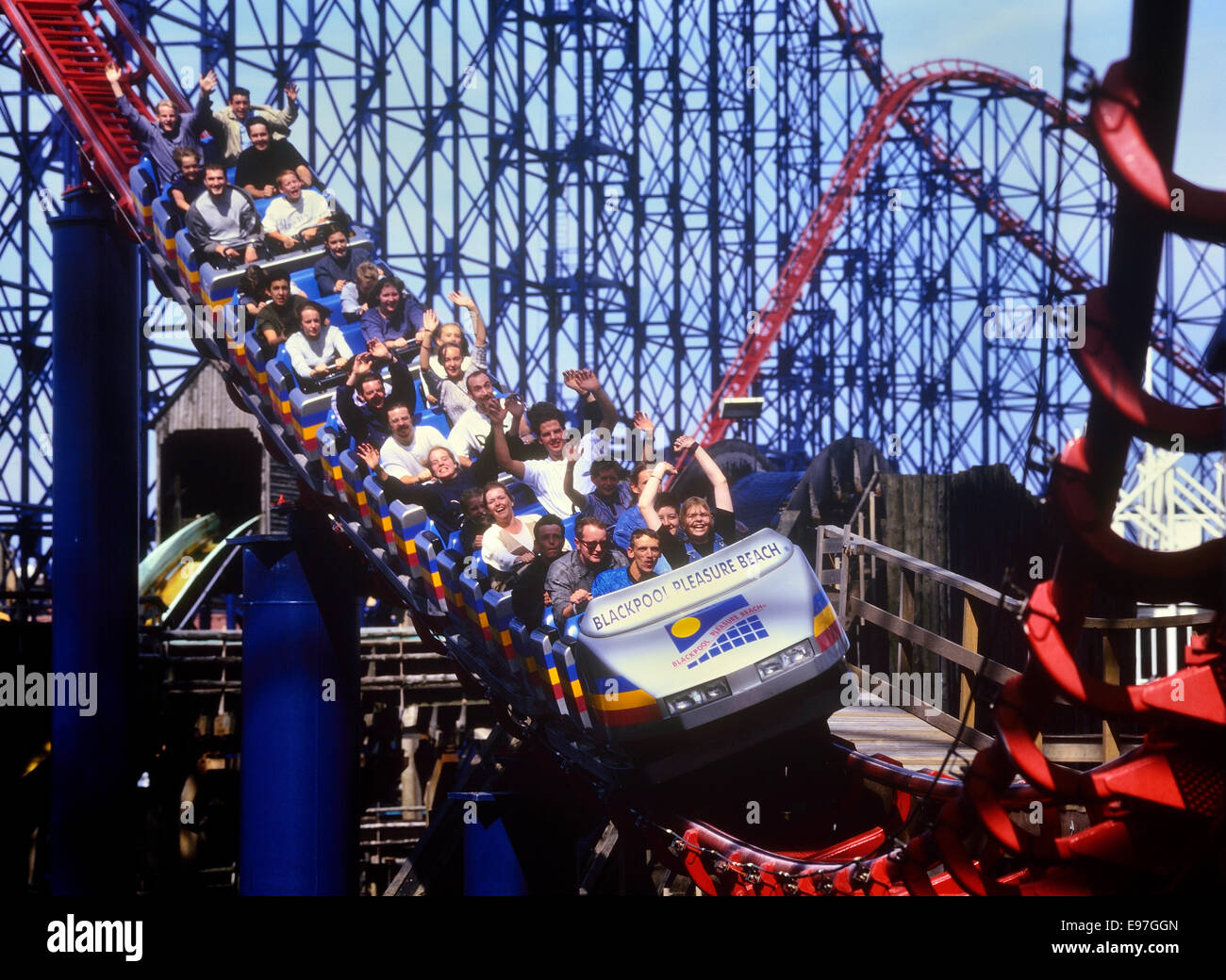 Die Big One Stahl Achterbahn. Blackpool Pleasure Beach Resort. Lancashire. England Stockfoto