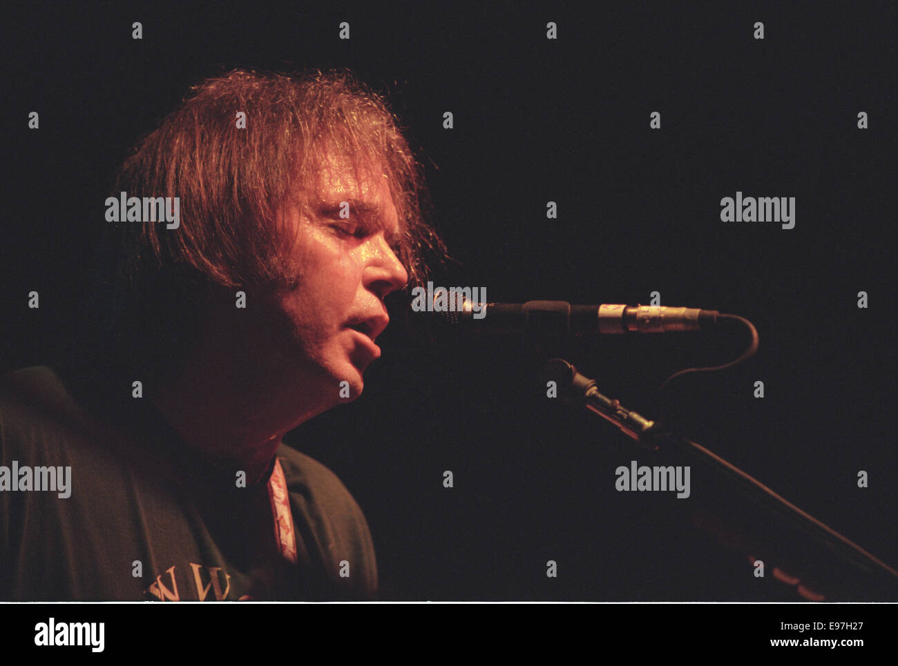 Neil Young in Konzert in Glasgow SECC in Glasgow, Schottland, 1996. Stockfoto