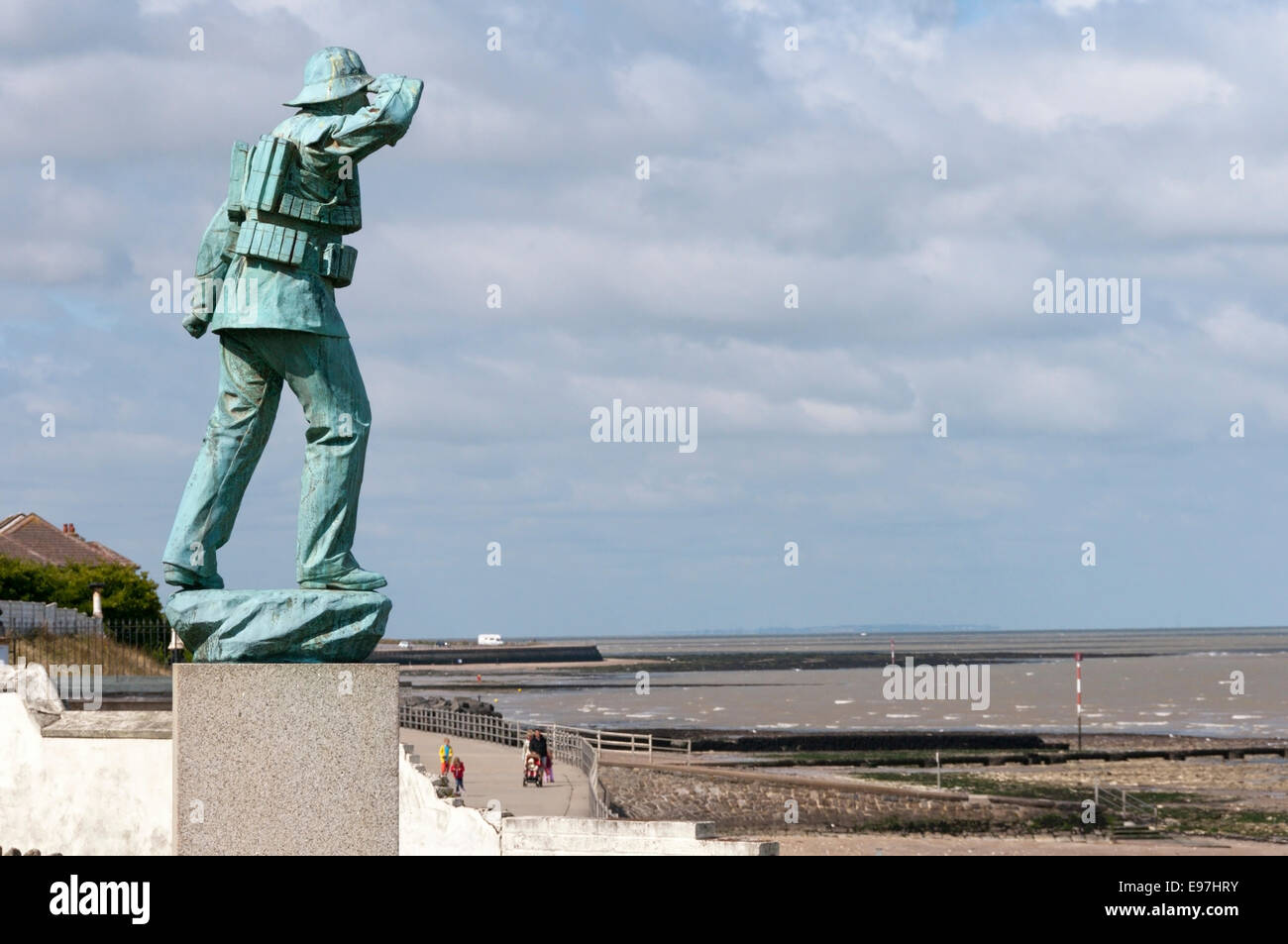 Statue in Margate in Erinnerung an die Crew von Margate Rettungsboot, Freund für alle Völker, verloren im Jahr 1897. INSCHRIFT IN BESCHREIBUNG Stockfoto