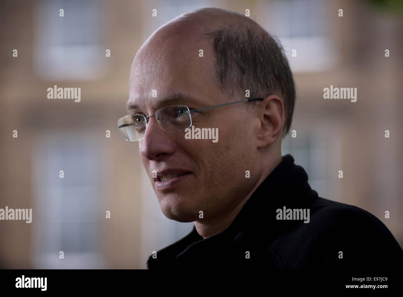 Schweizerisch-britischer Schriftsteller, Philosoph und TV-Moderatorin Alain de Botton, erscheint FRSL beim Edinburgh Book Festival. Stockfoto