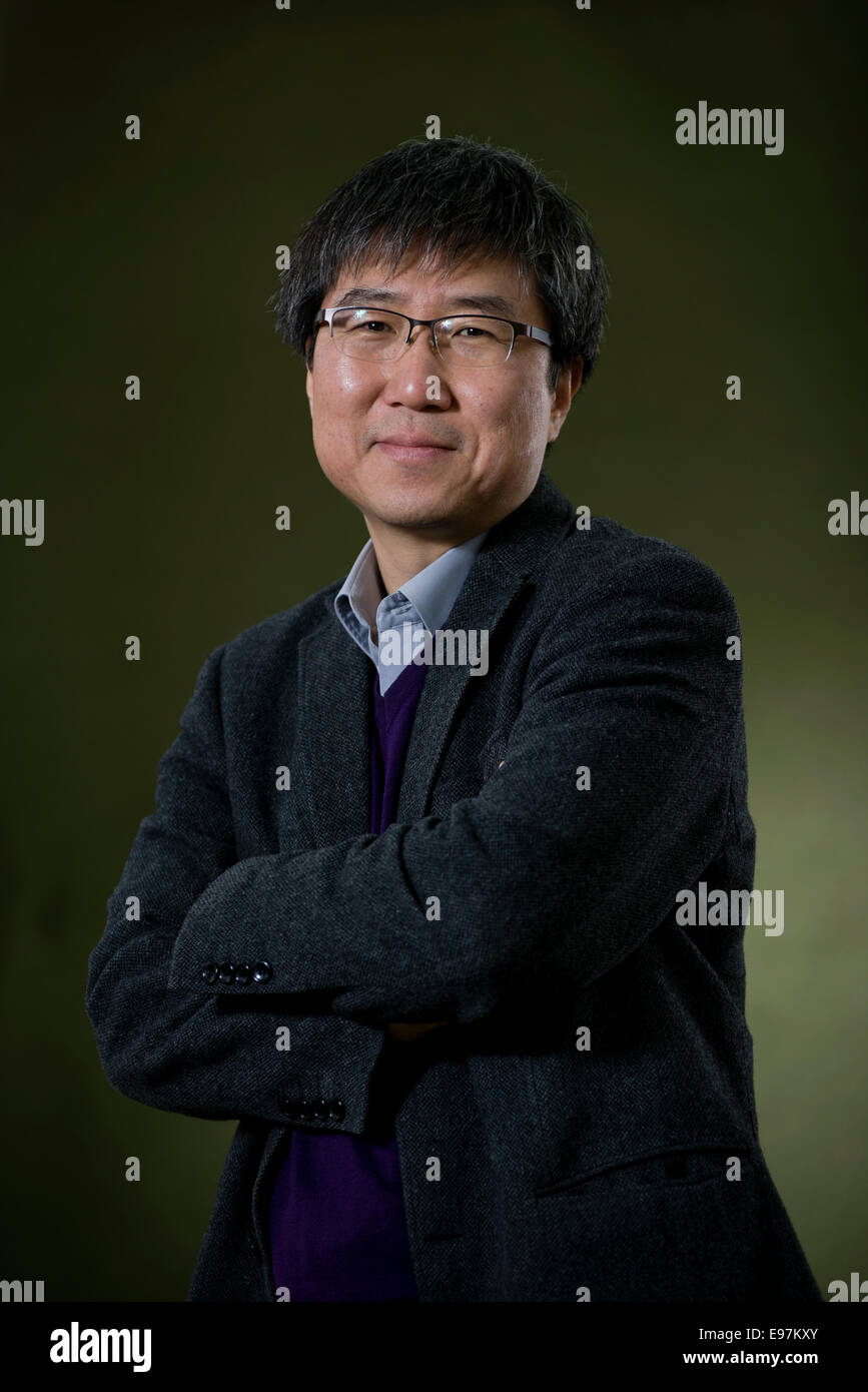 Süd-koreanische Ökonom wird Ha-Joon Chang am Edinburgh International Book Festival. Stockfoto