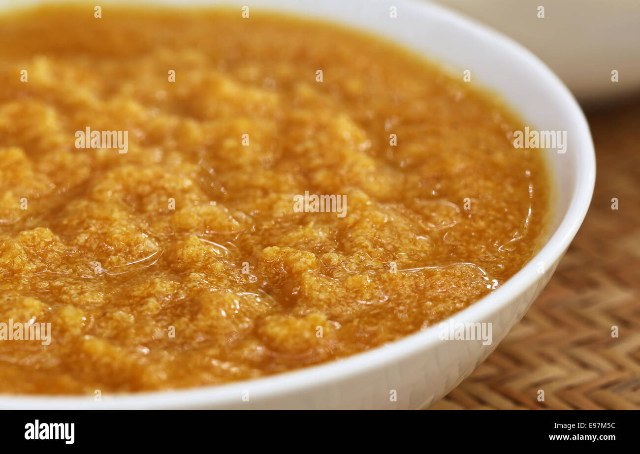 Bengali Dessert namens als Paesh in eine Schüssel geben Stockfoto