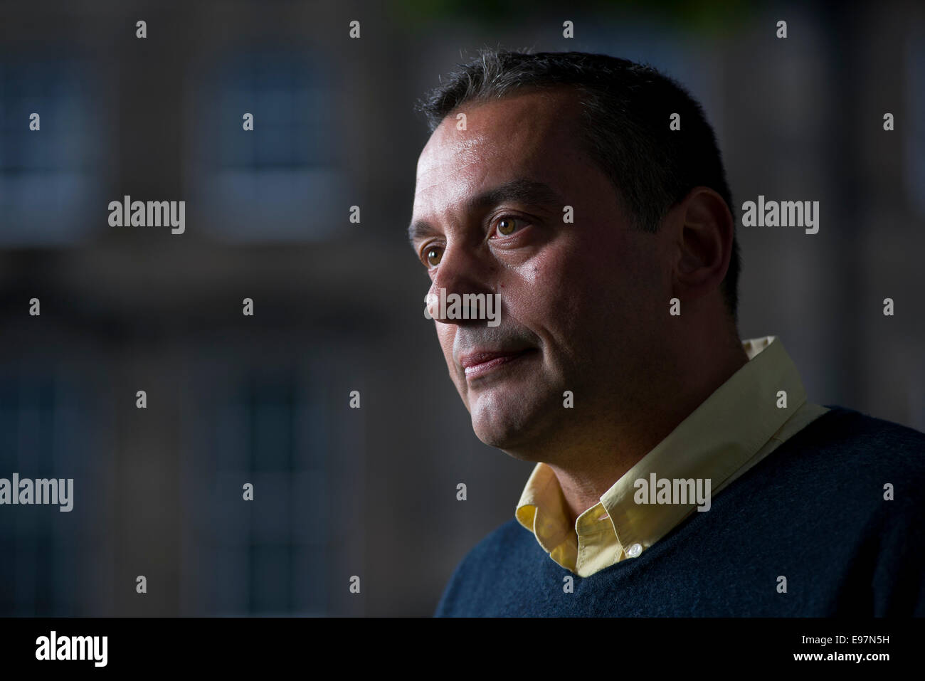 Australischer Autor des griechischen Erbes Christos Tsiolkas erscheint das Edinburgh International Book Festival. Stockfoto