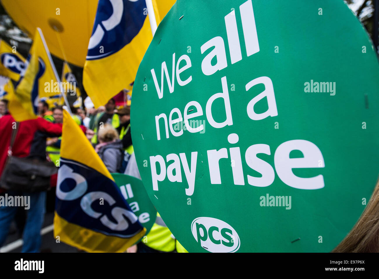 "Großbritannien braucht A Payrise' A TUC nationale Demonstration im Zentrum von London.  Ein Plakat, eine Gehaltserhöhung zu fordern. Stockfoto