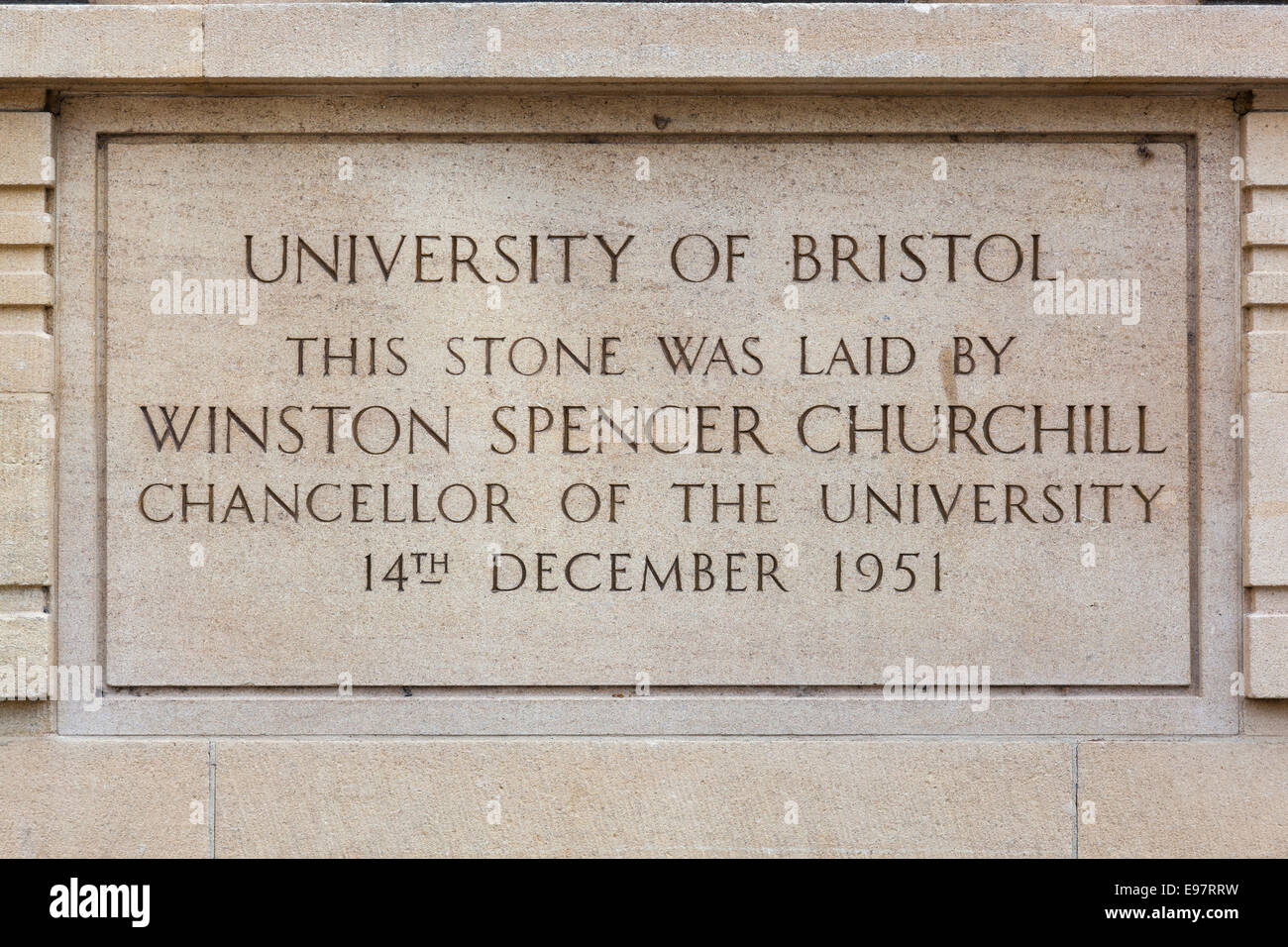 Grundsteinlegung durch Winston Spencer Churchill (später Sir) in einem Gebäude in der University of Bristol. Stockfoto