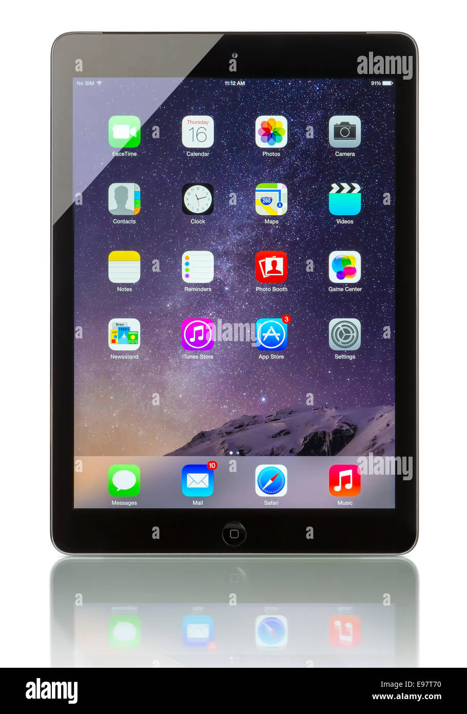 Apple iPad Air Wi‑Fi + Cellular iOS 8 Homescreen anzeigen Stockfoto