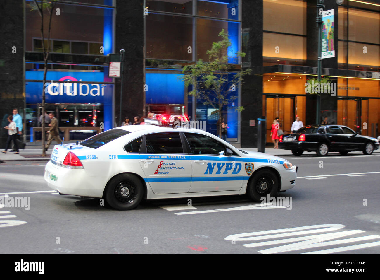 New York City Police Department Fahrzeug auf einen Vorfall zu reagieren. Stockfoto
