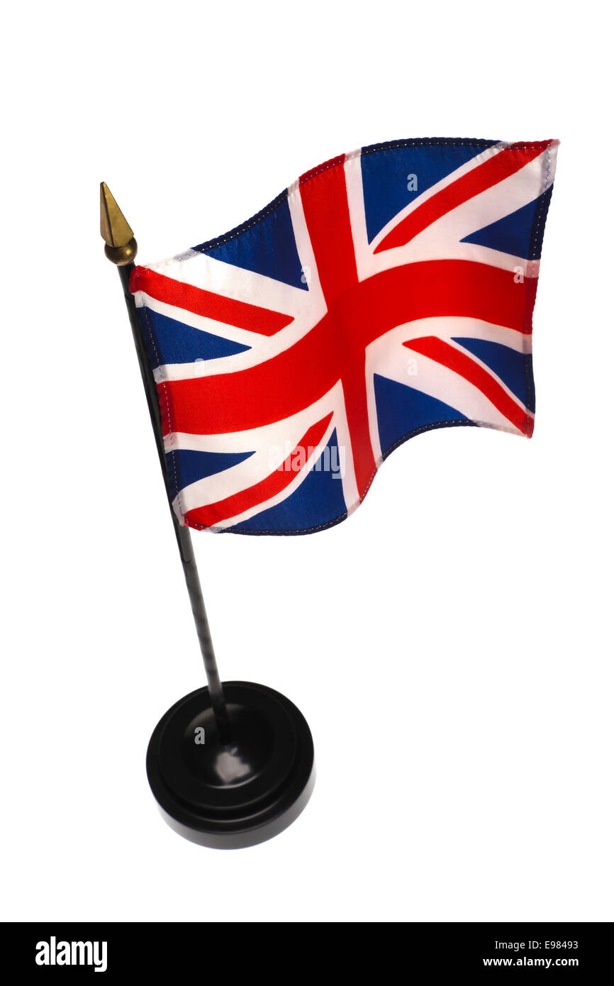 Kleine Flagge von Großbritannien in einem Stand isoliert auf einem weißen Hintergrund. Hohen Winkel. Stockfoto