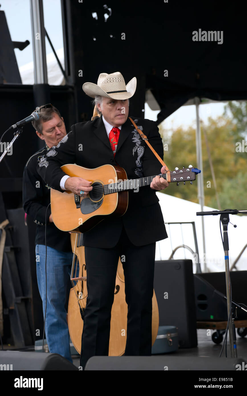 Westliche Musik Bassist Jeff Ware (L) und Gitarrist Rob McNurlin. Stockfoto