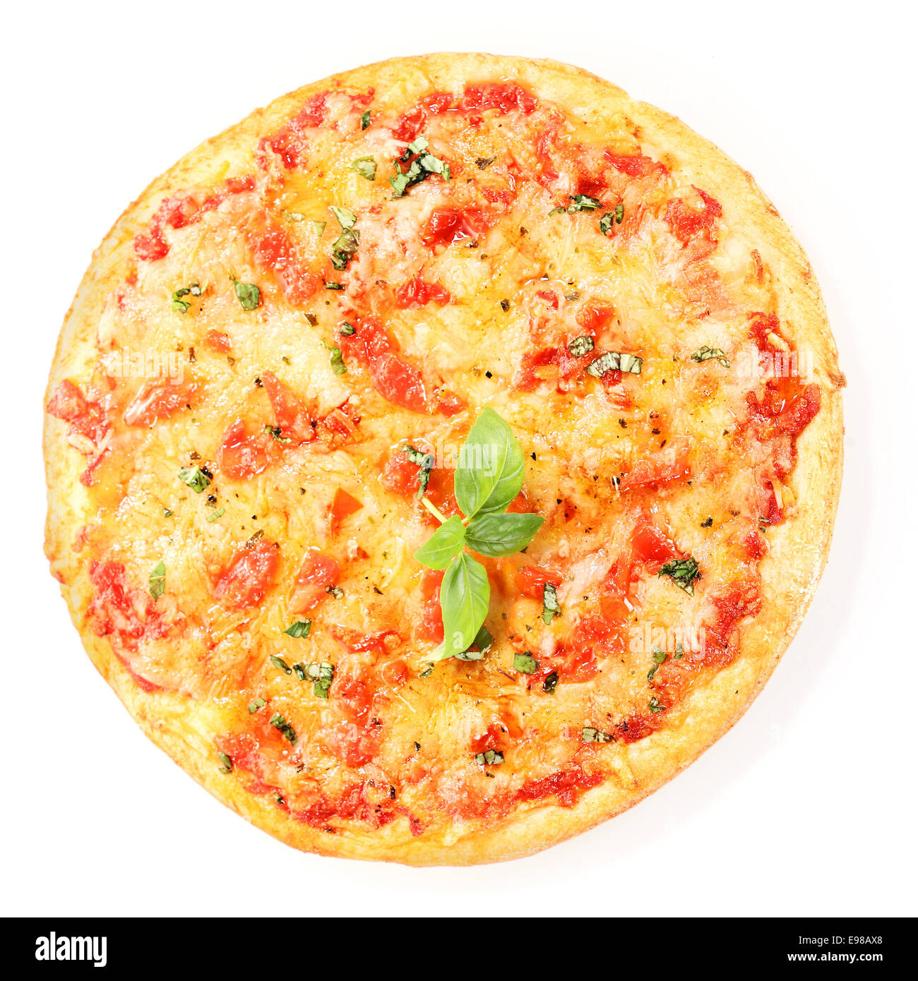 Draufsicht auf eine Pizza Margherita, isoliert auf weiss Stockfoto