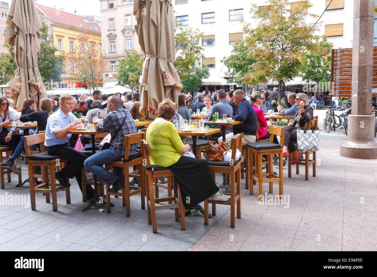 Zagreb-Kaffee - Preradovic Platz (Platz der Blume) Stockfoto