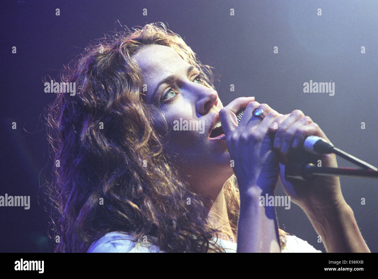 US-amerikanische Sängerin Sheryl Crow Konzert in Glasgow, Schottland, am 10. Dezember 1997. Stockfoto