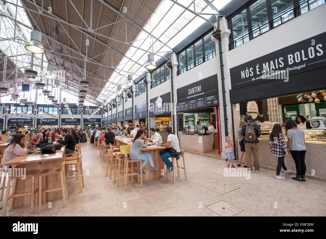 Mercado da Ribeira, Lissabon. Stockfoto