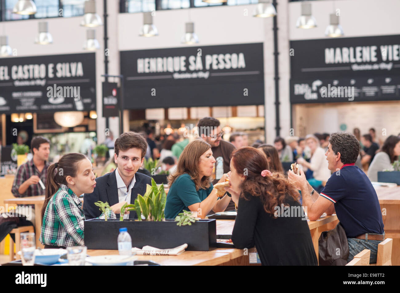 Mercado da Ribeira, Lissabon. Stockfoto