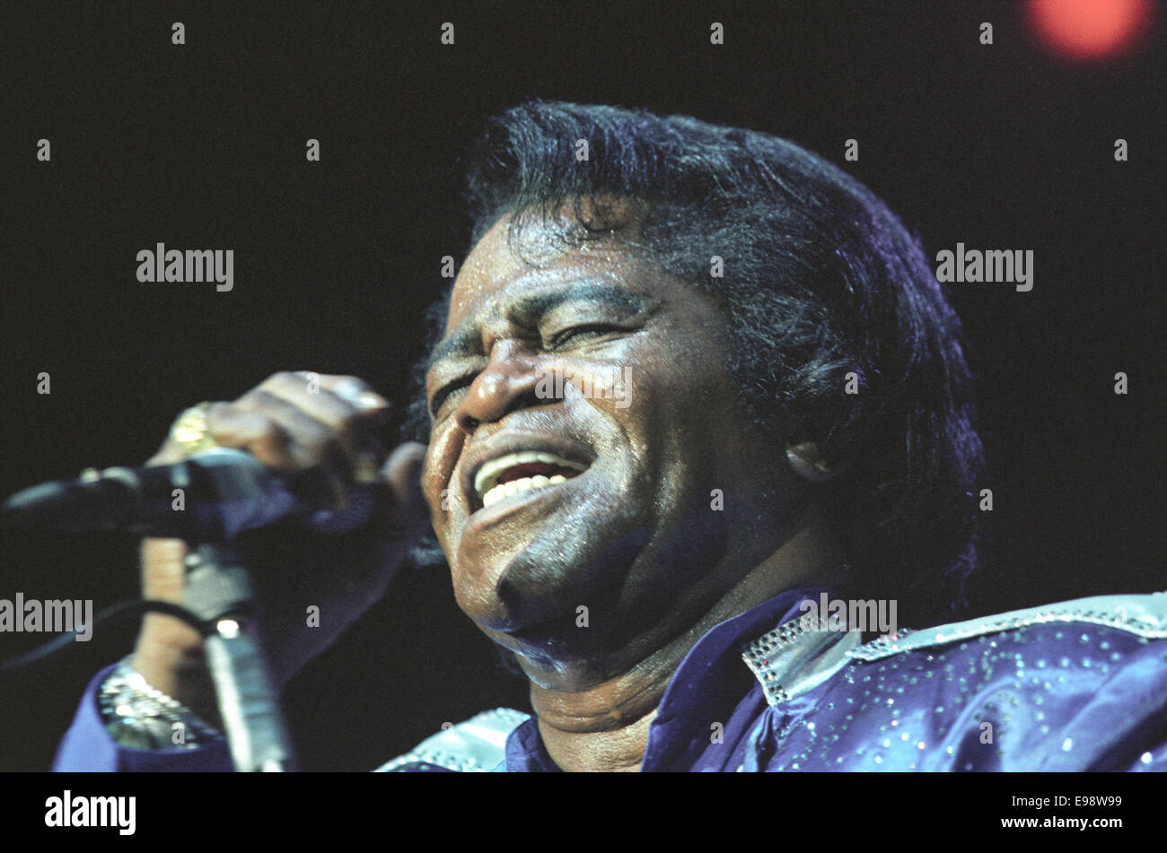 James Brown im Konzert in Glasgow (Gürteltier) in Glasgow, Schottland, 1998. Stockfoto